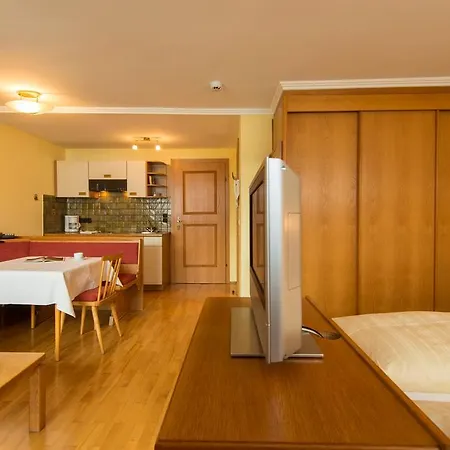 Monuth アパート *