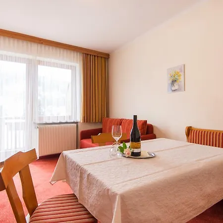 Apartament Monuth *